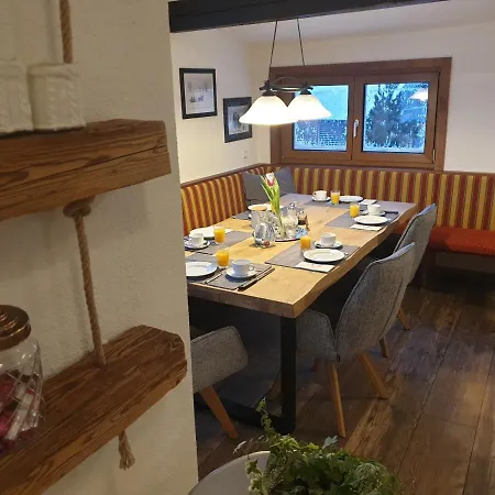 Bergfuehrerhaus Oda ve Kahvaltı