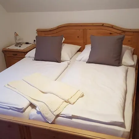 Bergfuehrerhaus Oda ve Kahvaltı 3*