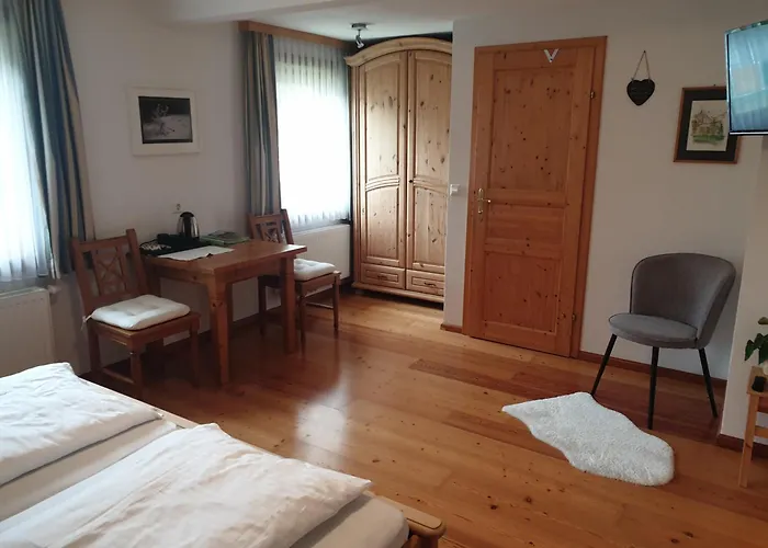 Bergfuehrerhaus Bed & Breakfast 3*